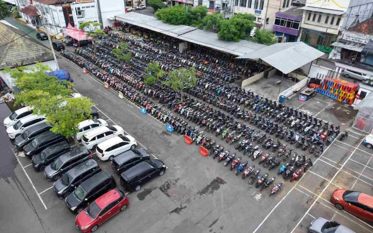 Bazar ranmor Polrestabes Surabaya 