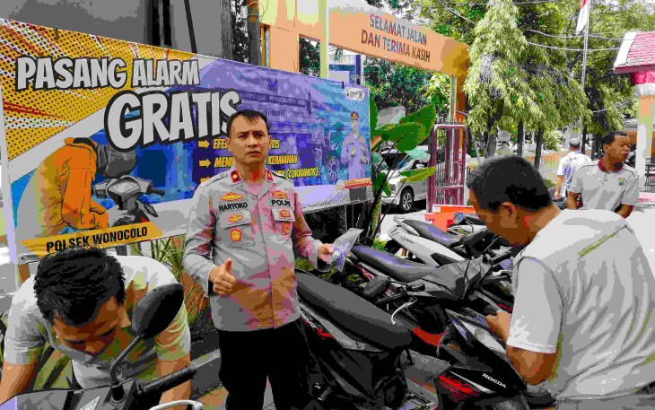 Pasang alarm gratis di Polsek Wonocolo Surabaya, Senin (2/2)