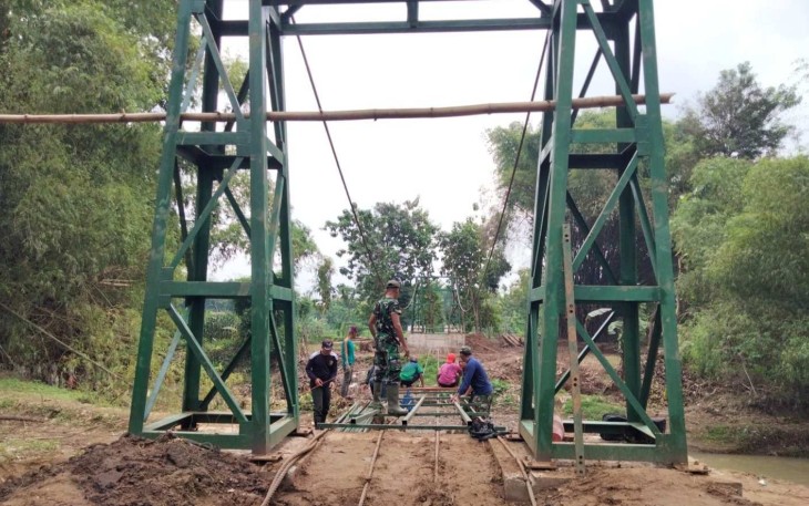 Pembangunan jembatan perintis di wilayah Ponorogo 