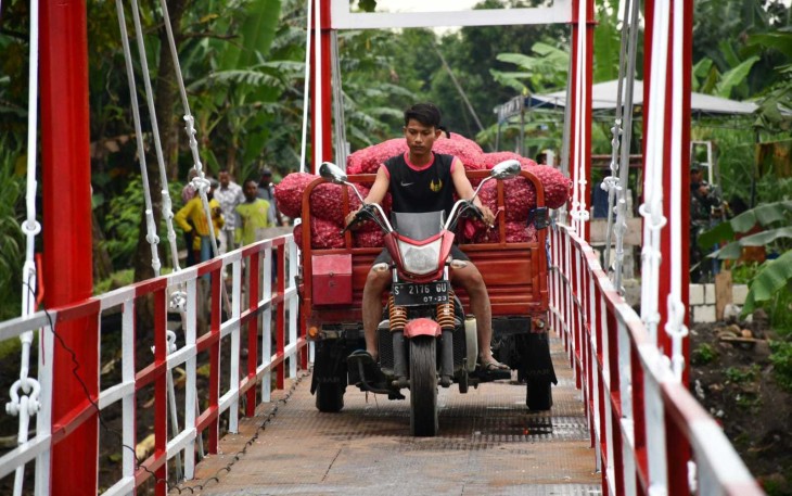 Jembatan kabel pancang di desa Bagorwetan, Kecamatan Sukomoro, Kabupaten Nganjuk