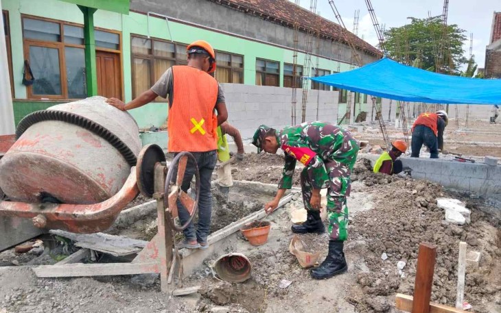 Bantu rehab rumah ibadah di wilayah desa binaan 