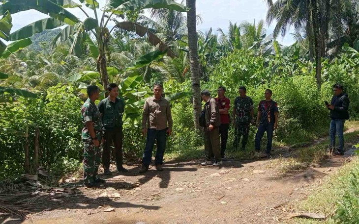 Peninjauan lahan calon markas Yon Teritorial Pembangunan