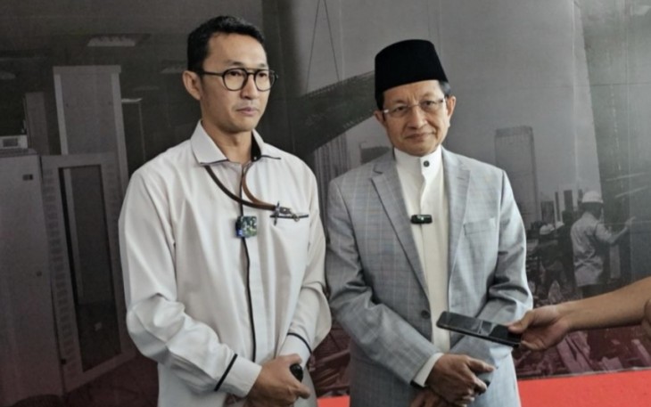 Menag Nasaruddin Umar bersama jubir KPK saat memberikan keterangan pers di Jakarta, Senin (23/2)