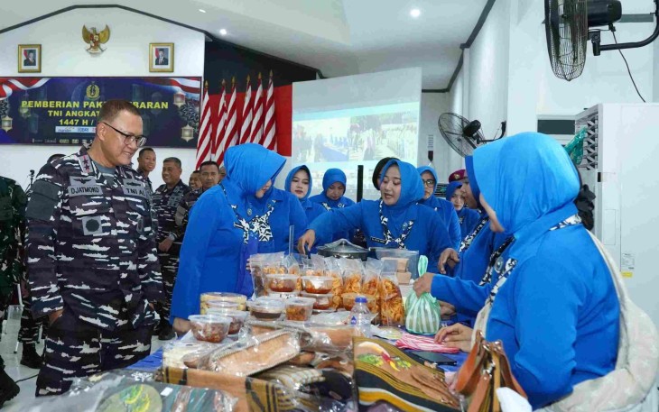 Bazar TNI Serentak Kodaeral XIV Sorong