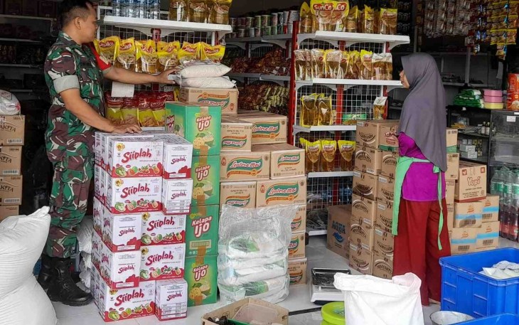 Pantau harga dan stok sembako di wilayah desa binaan 
