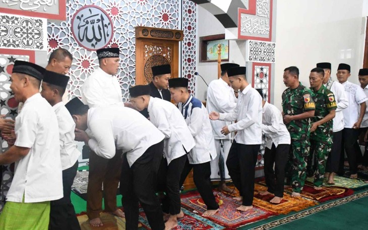 Suasana mohon maaf keluarga besar Korem 081/DSJ, Sabtu (21/3)
