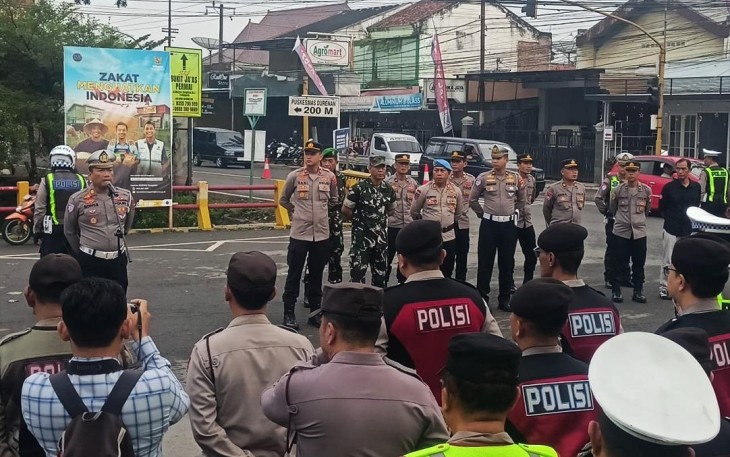 Pengamanan lebaran ketupat di Durenan Trenggalek 