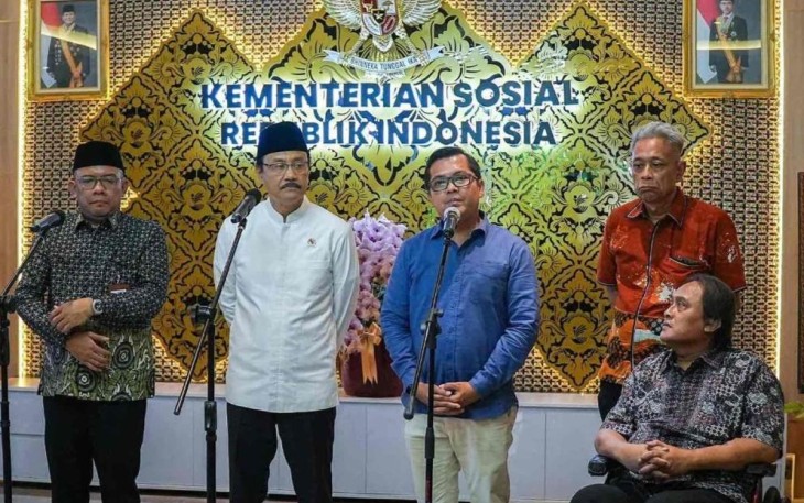 Mensos Saifullah Yusuf saat konferensi pers di Jakarta, Selasa (31/3)