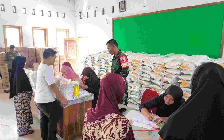 Bantuan pangan warga desa binaan 