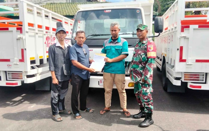 Truk operasional Kopdes Merah Putih 