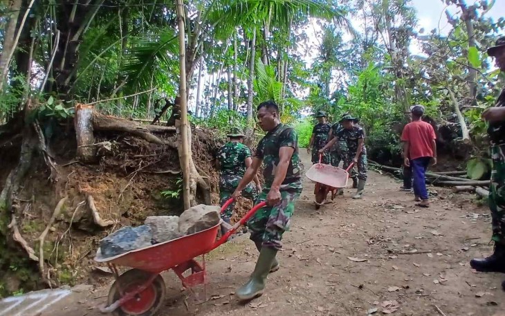 Pengerjaan jalan sasaran fisik