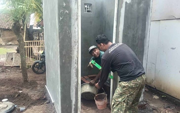 Pembangunan Sanitasi Halima di Blok Leduk