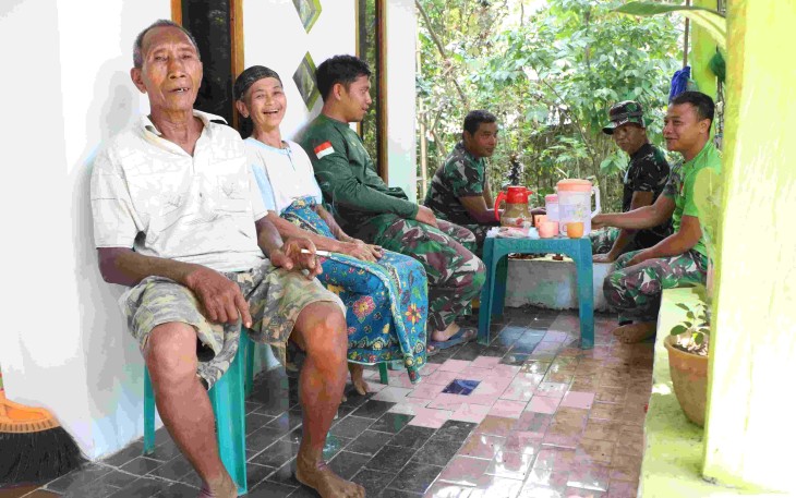 Silaturahmi bersama warga