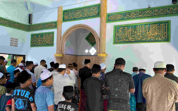 Sholat jumat berjamaah