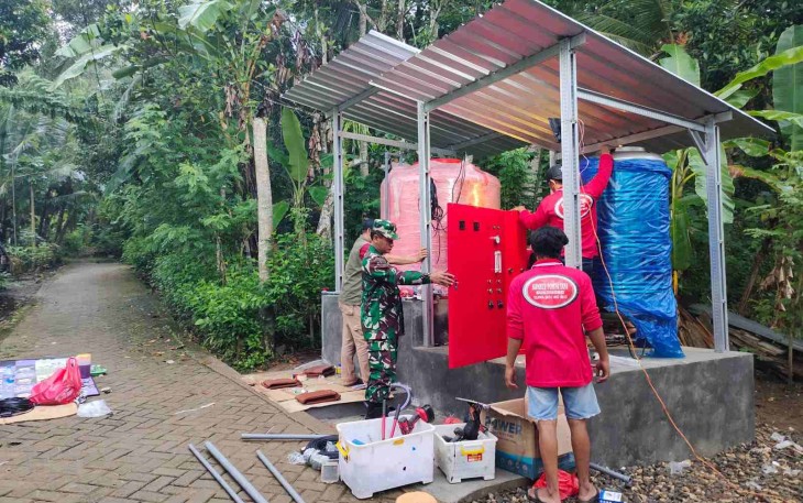 Pemasangan mesin air siap minum