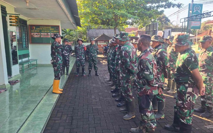 Danramil 0820/21 Maron, Kapten Arh Murianto