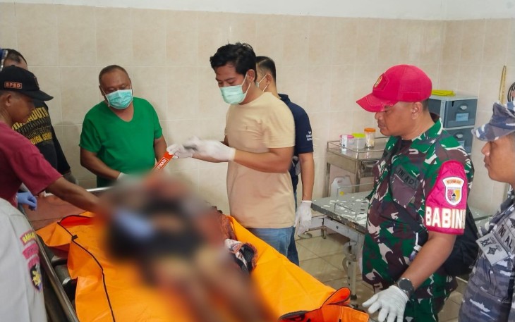 Evakuasi korban laka laut