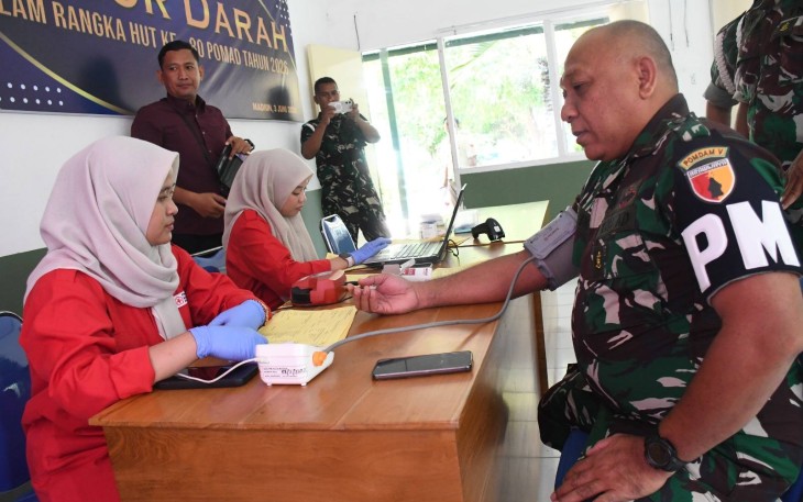 Donor darah HUT ke-80 Pomad