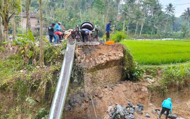 Pembangunan jembatan garuda