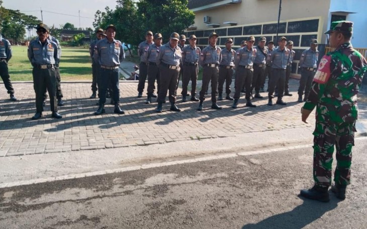 Pembekalan linmas wilayah desa binaan