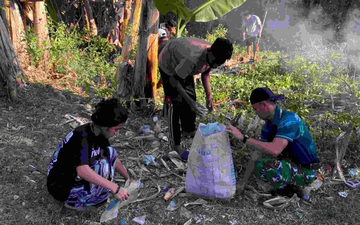 Gotong royong di wilayah desa binaan