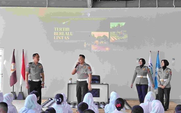 Polres Mojokerto edukasi pelajar tertib berlalulintas