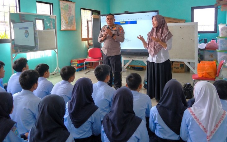 AKP Totok saat memberikan edukasi 
