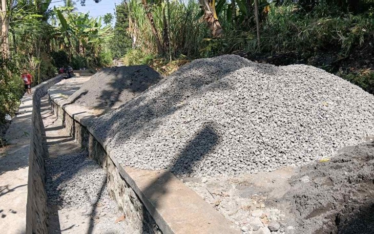 Material pembangunan jalan dan drainase