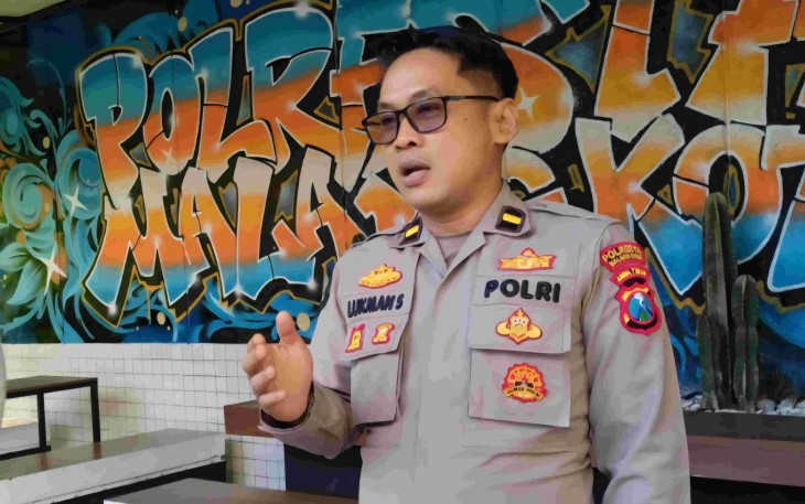 Kasi Humas Polresta Malang Kota, Ipda Lukman saat memberikan keterangan pers