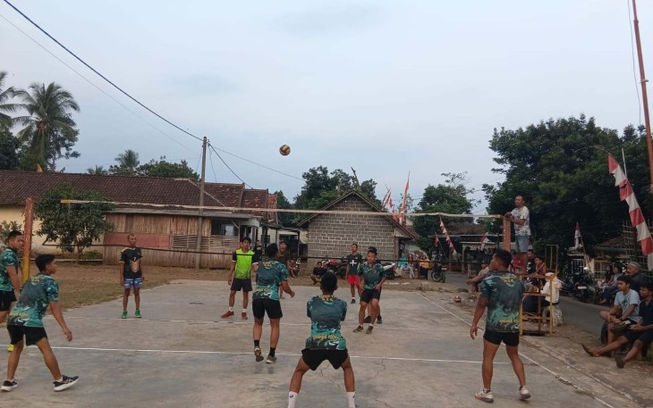 Olahraga bersama pemuda Desa Lodok Tempuro