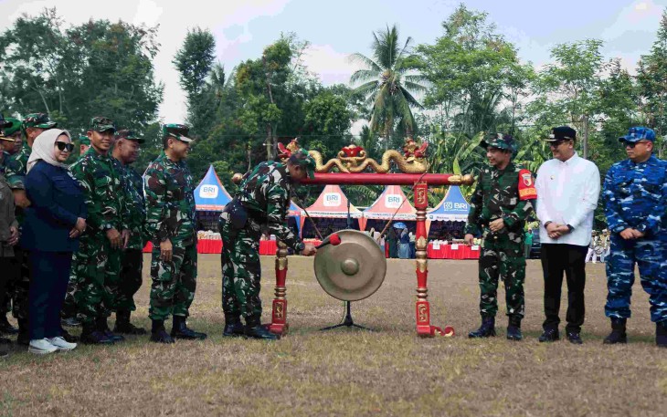 Pemukulan gong resmi tutup TMMD ke-129 