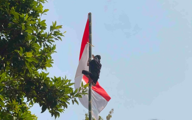 Upacara rakyat di pegunungan Kendeng, Jawa Tengah, Senin (17/8)