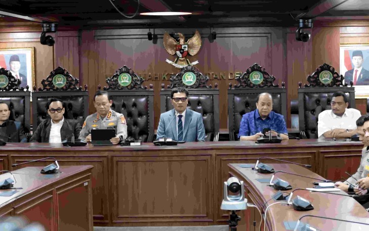 Ketua Komisi III DPR RI, Habiburokhman, saat konferensi pers bersama awak media di Gedung Nusantara I, DPR RI, Senayan, Jakarta, Rabu (26/8/2026)