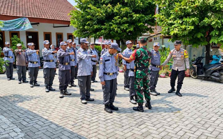 Pendidikan baris berbaris linmas di wilayah