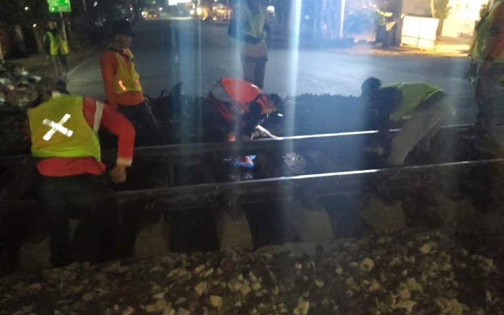 Demi Keselamatan Perjalanan Kereta Api, KAI Daop 2 Bandung Perbaiki Geometri Perlintasan Sebidang di 47 Titik