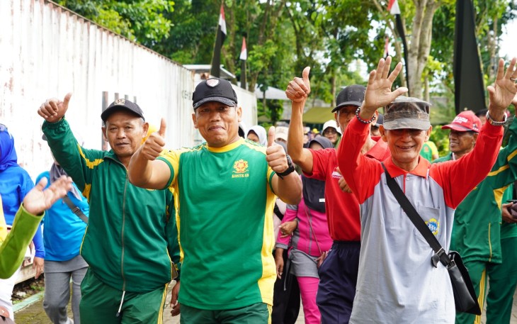 Panglima Divisi Infanteri 2 Kostrad, Mayor Jenderal TNI Susilo, saat menggelar Olahraga Bersama dan Temu Kangen dengan para purnawirawan Divif 2 Kostrad. (Singosari 2 Januari 2026) 