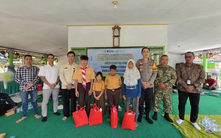 Dukung Infrastruktur Dasar Masyarakat, Holding Perkebunan Nusantara melalui PTPN I Regional 5 Terangi 101 Rumah Warga di Jember