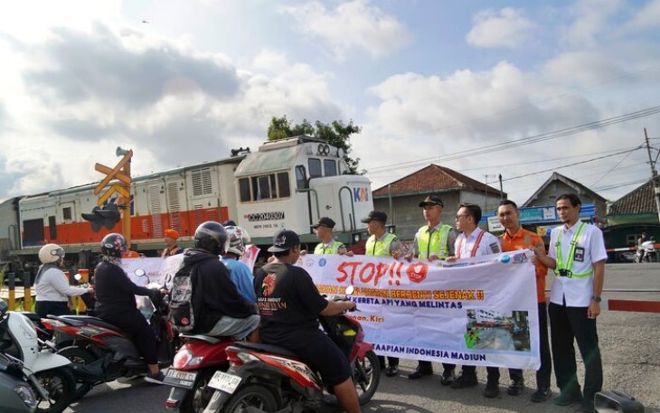 Edukasi Keselamatan di Perlintasan Sebidang