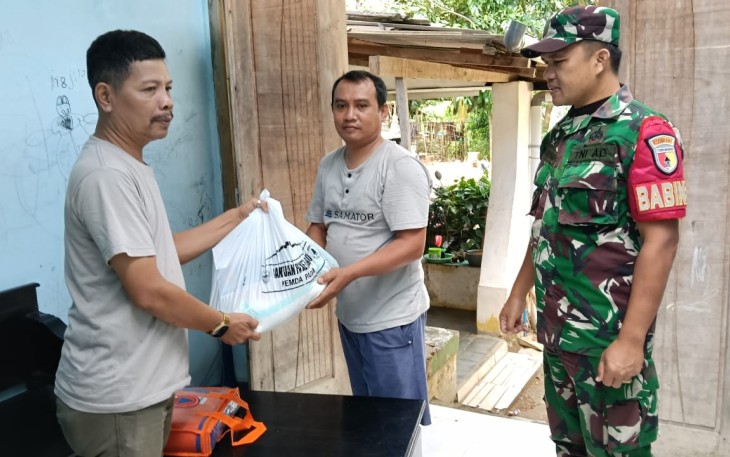 Penyaluran bantuan untuk warga terdampak bencana