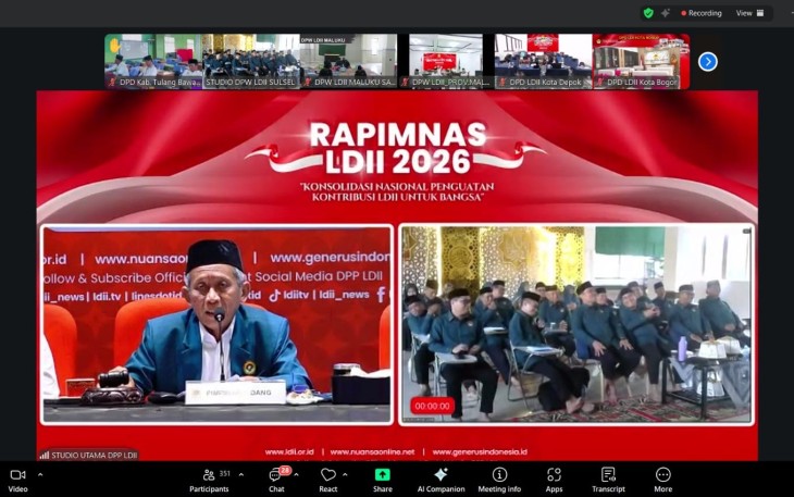 Pengurus Dewan Pimpinan Wilayah (DPW) Lembaga Dakwah Islam Indonesia (LDII) Sulawesi Selatan mengikuti Rapat Pimpinan Nasional (Rapimnas) LDII 2026 secara hybrid di Makassar, Senin (16/2/2026)