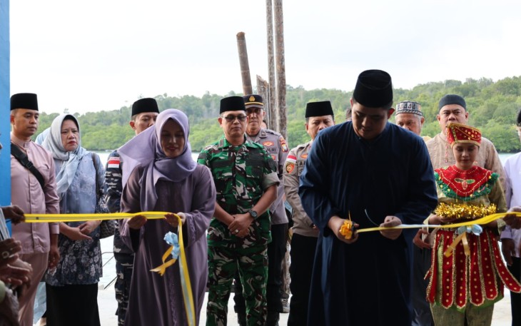 Bupati Roby saat Resmikan Dermaga 'Mak Yong' Pulau Mantang