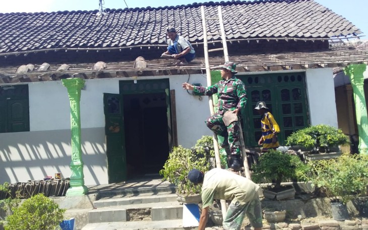 Semangat gotong royong kembali terasa hangat di Desa Slambur