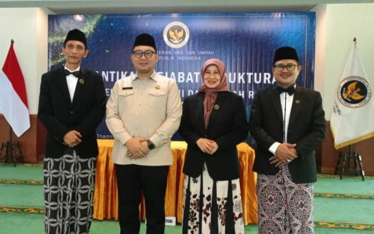 Kepala Kemenhaj Kota Depok, H. Fauzan, S.Kom M.H., foto bersama usai pelantikan pejabat baru di Depok, Rabu (25/2)