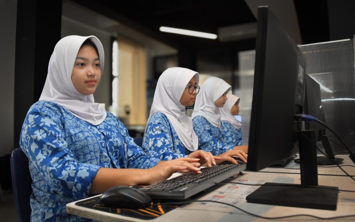 Ilustrasi siswa melaksanakan TKA