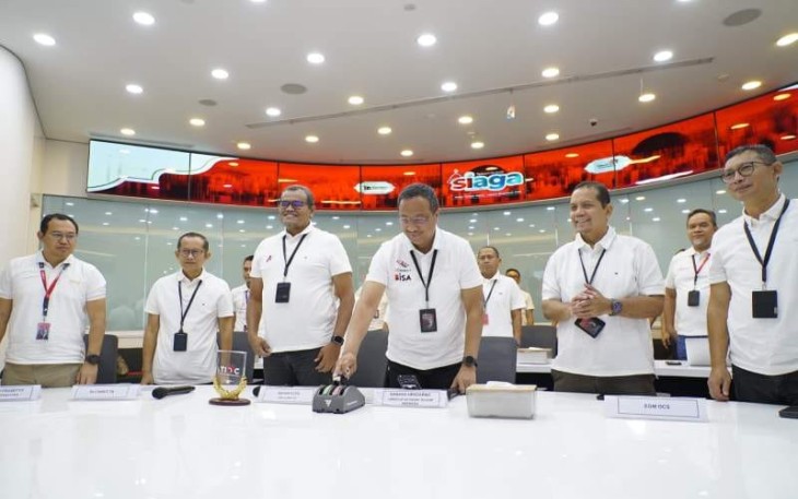 TelkomGroup menggelar Kick-Off Posko TelkomGroup SIAGA RAFI 2026 di Command Center Telkom Integrated Operation Center (TIOC) Jakarta yang dihadiri oleh Direktur Network Telkom Nanang Hendarno (ketiga dari kanan).