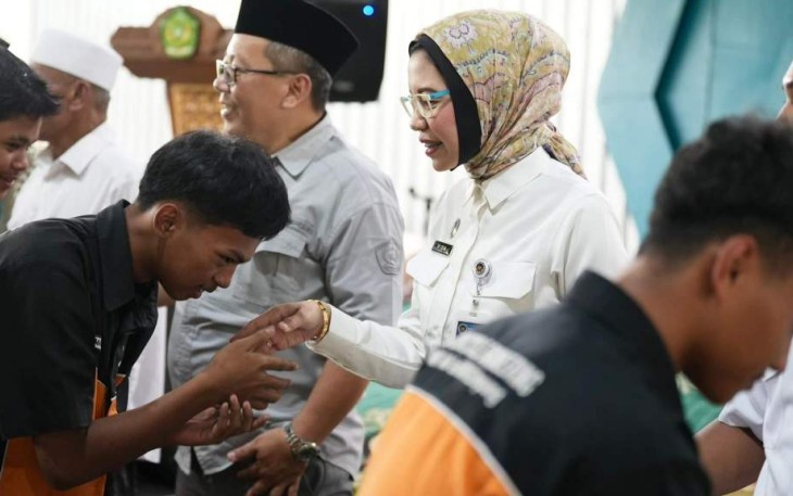 Kabiro Hukum dan Humas BGN Khairul Hidayati 