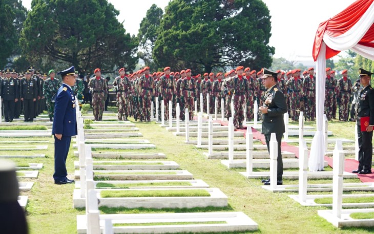 Panglima TNI Pimpin Upacara Pemakaman Militer