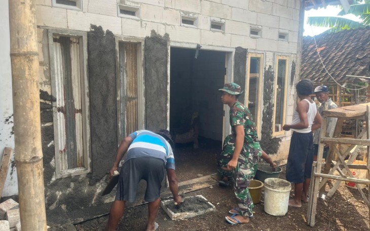 Plaster dinding rumah Khosina