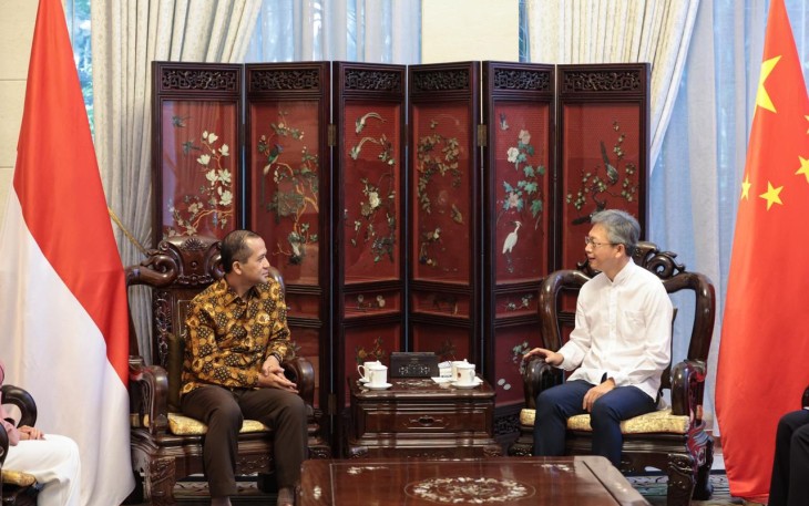Menteri Transmigrasi Republik Indonesia, M. Iftitah Sulaiman Suryanagara, akan mendampingi Duta Besar Republik Rakyat Tiongkok (RRT) 