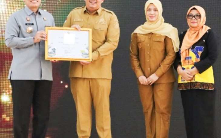 Kemenkum Kepri Berikan Piagam ke Bupati Bintan, Desa Pengudang Jadi Kawasan Berbasis Kekayaan Intelektual